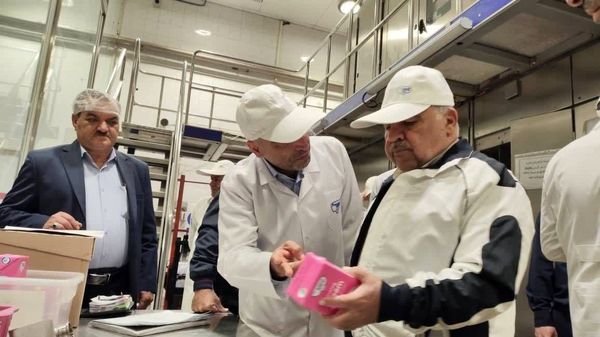 توسعه تولید باید با سرعت انجام پذیرد/ برنامه ریزی برای خودکفایی در تولید شیر خشک نوزاد