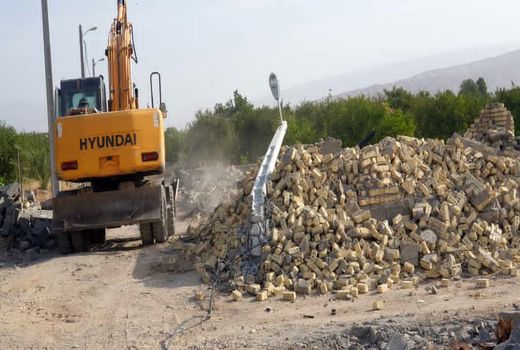 باغ شهری های غیرمجاز در فسا تخریب شد