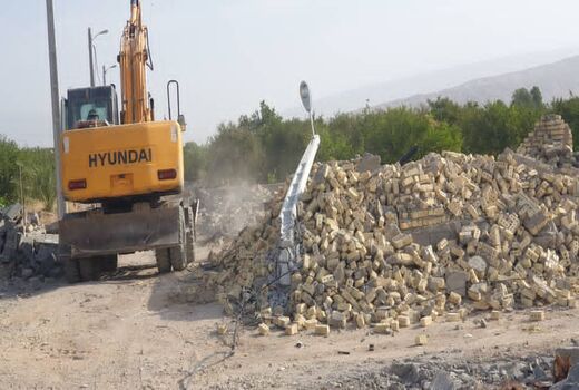 باغ شهری های غیرمجاز در فسا تخریب شد