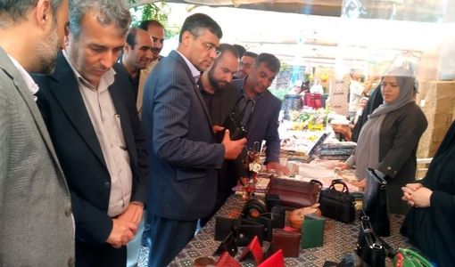 خوزنین میزبان جشنواره گل‌محمدی/ ظرفیت‌های گردشگری بویین‌زهرا شکوفا شد