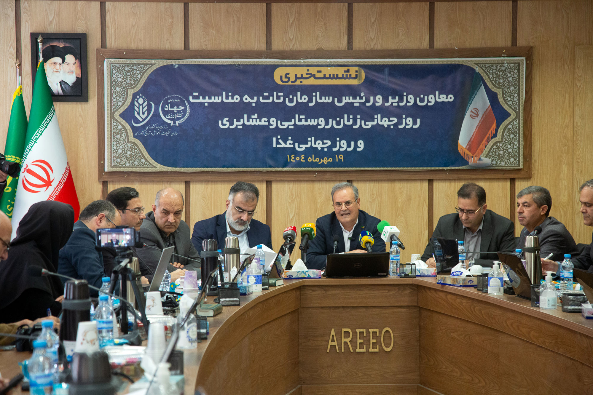  نشست خبری رئیس سازمان تات 