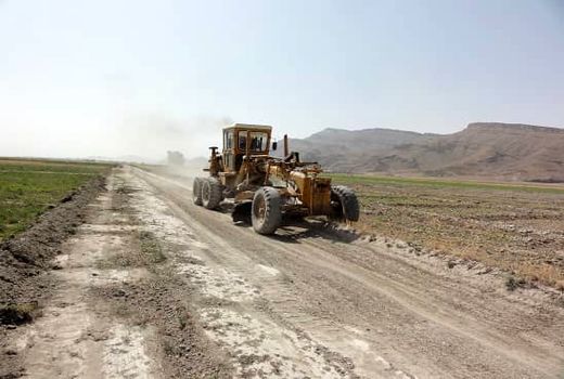احداث یک جاده بین مزارع در ممسنی 