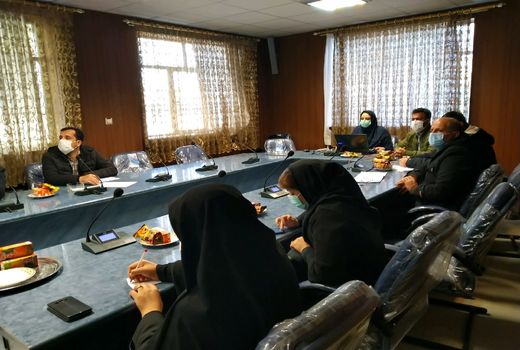 کارگزاران توزیع کود شهرستان تاکستان با سامانه توزیع کود آشنا شدند