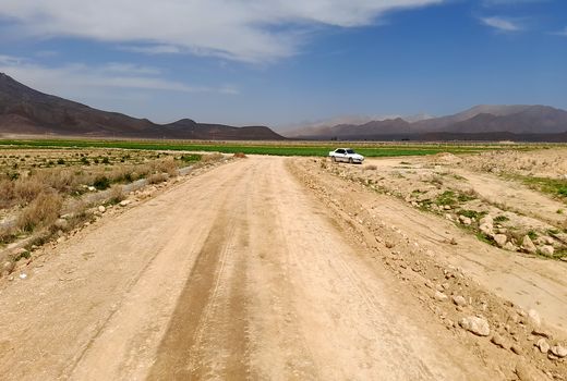 جاده بین مزارع دشت سفلی رونیز استهبان احداث شد