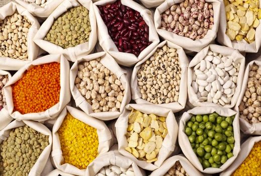 واردات 260 هزار تن حبوبات برای تنظیم بازار