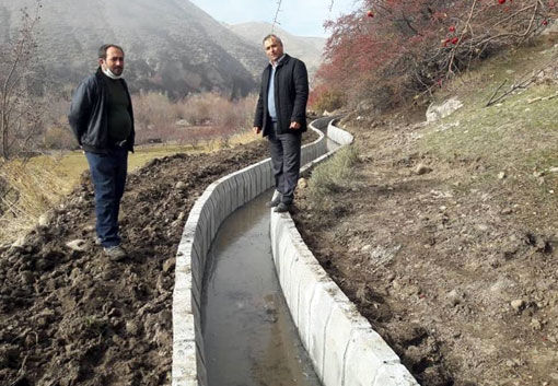 اجرای کانال آبیاری عمومی در روستای آتش بیگ شهرستان هشترود از محل اعتبارات حوادث سیل