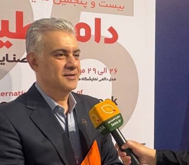 کاهش وابستگی به واردات خوراک دام، اولویت توسعه فناوری در صنعت دام و طیور است