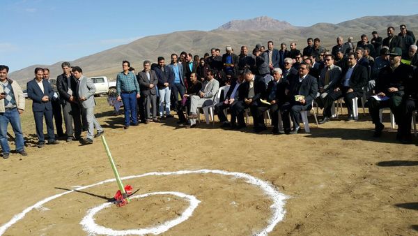 زنجیره تولید نهال گواهی شده گردو در تویسرکان کلنگ زنی شد