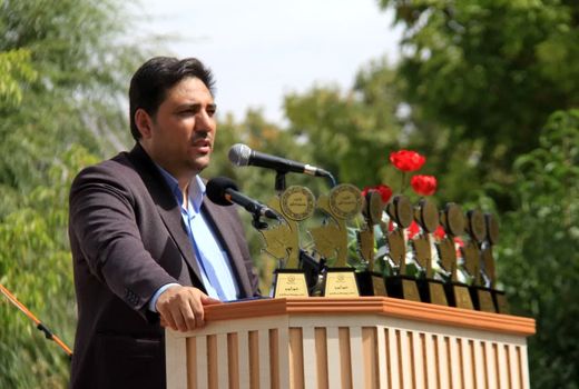 برگزاری اولین جشنواره انگور استان چهارمحال وبختیاری در آستانه عید ولادت پیامبر 