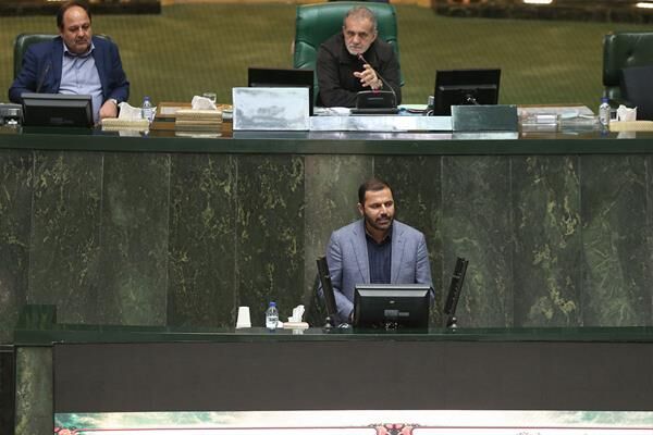 مبارزه با ملخ صحرایی در سطح 760 هزار هکتار انجام شد