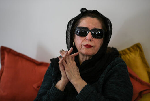 پری زنگنه  روی صحنه فرهنگسرای نیاوران