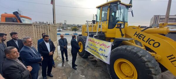 پنج دستگاه لودر هدیه دولت سیزدهم به عشایر خوزستان