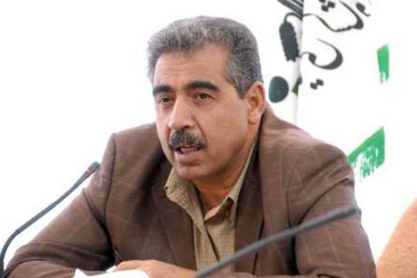 نمی‌توانیم ذرت را تا ابد در انبارها نگه داریم/ اگر کارشان را بلد نیستند، مشکل را به گردن دولت نیندازند