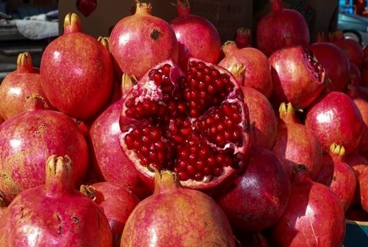 پیش بینی برداشت 92هزار 800 تن محصول انار در اصفهان