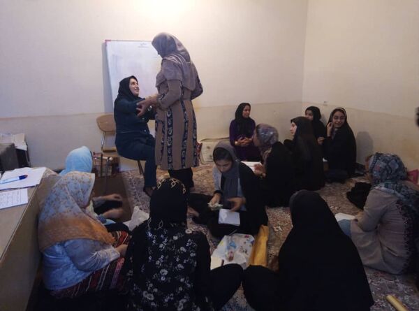 توجه به زنان روستایی و عشایری از سیاست های اساسی صندوق خرد زنان روستایی است