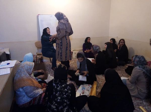 توجه به زنان روستایی و عشایری از سیاست های اساسی صندوق خرد زنان روستایی است