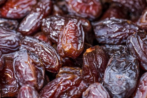 توزیع ۲۰ تن خرما با نرخ مصوب در روستا‌بازارهای قزوین 