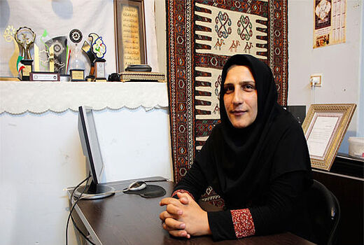 گلیم با حمایت از زنان سرپرست خانوار رونق می‌گیرد