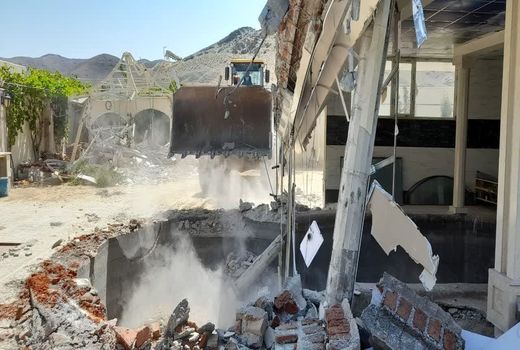 عملیات قلع و قمع یک مورد ساخت و ساز غیر مجاز ویلا با ارزش ۷۰ میلیارد ریال در بناب