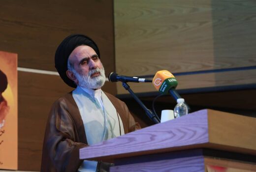 دفاع مقدس قطعه‌ای نورانی در تاریخ ایران است