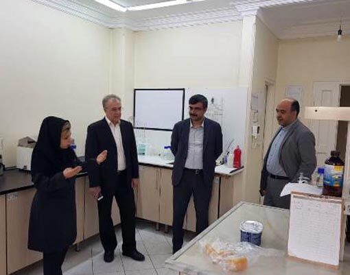 بازدید معاون هماهنگی امور اقتصادی استانداری از آزمایشگاه های خصوصی تحت نظر مرکز تحقیقات کشاورزی