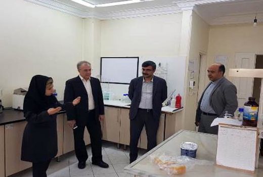 بازدید معاون هماهنگی امور اقتصادی استانداری از آزمایشگاه های خصوصی تحت نظر مرکز تحقیقات کشاورزی