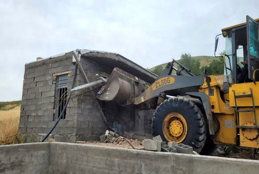 قلع و قمع ۱۷ بنای غیرمجاز در اراضی کشاورزی شهرستان قزوین