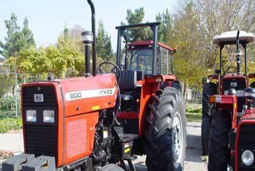 پلاک‌گذاری تراکتورهای حوزه فرخشهر