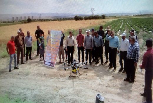 به‌کارگیری پهباد در سمپاشی مزرعه صیفی شهرستان پاکدشت