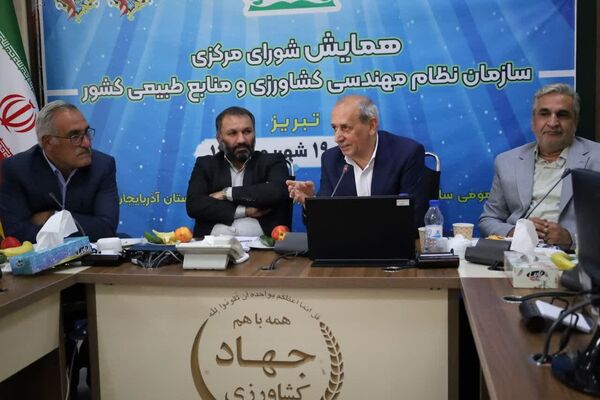 ظرفیت ۲۰۰ هکتاری گلخانه‌های صادرات‌محور در آذربایجان شرقی