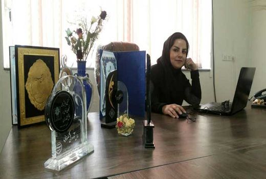 برای کشاورزان عجیب بود یک زنِ عاشق، ماشین‌آلات می‌سازد!