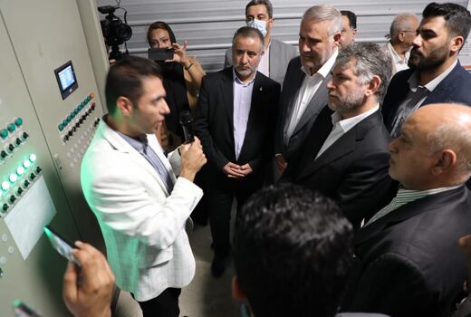 بازدید وزیر جهاد کشاورزی از مزرعه مرغ تخم گذار زرین پر در گرمسار