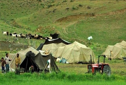 آبرسانی روزانه به عشایر شهرستان رفسنجان توسط تانکر 