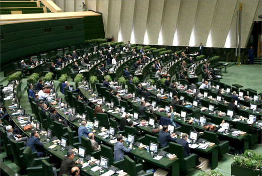 ممنوعیت خرید و فروش ارز خارج از صرافی‌ها 