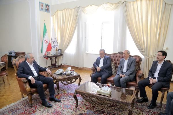 تاکید استاندار آذربایجان شرقی بر تحول دانشبنیان در بخش کشاورزی و لزوم حمایت از تولیدکنندگان