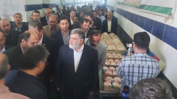 بازدید استاندار آذربایجان غربی از زنجیره تولید یکپارچه تولید گوشت مرغ