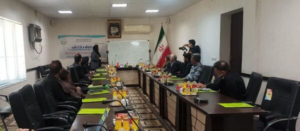 آشنایی تولیدکنندگان ادوات و ماشین‌آلات کشاورزی دزفول با برندینگ و بازاریابی