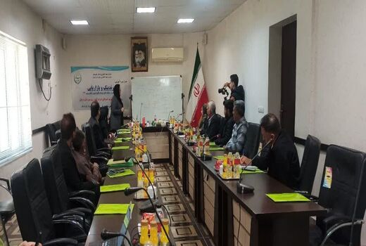 آشنایی تولیدکنندگان ادوات و ماشین‌آلات کشاورزی دزفول با برندینگ و بازاریابی