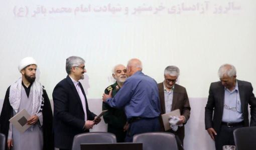 سنگرسازان بی‌ سنگر در دفاع مقدس حماسه‌‌ساز شدند