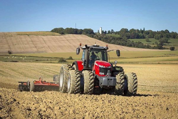 پرداخت تسهیلات خرید ماشین‌آلات کشاورزی آغاز شد