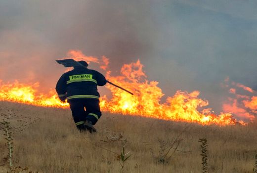 آتش‌سوزی مزارع کشاورزی هلیلان مهار شد 