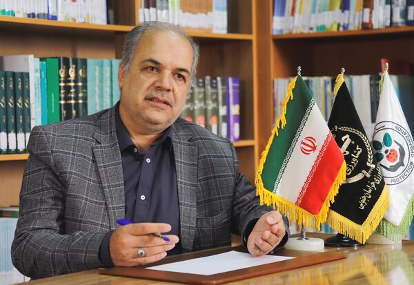 پایش۲۵۰ هزار هکتار از مراتع استان برای مبارزه با ملخ صحرایی