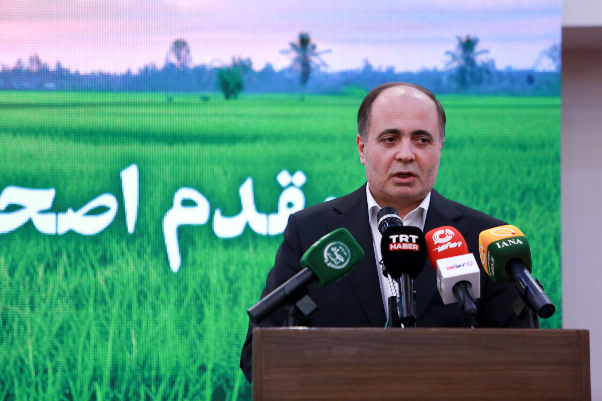  نشست صمیمی خبرنگاران و اصحاب رسانه با وزیر جهاد کشاورزی  