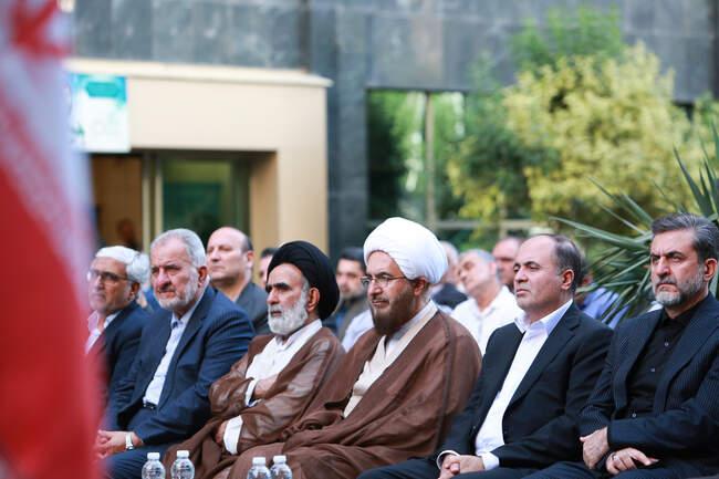  آیین بزرگداشت ارتحال امام خمینی (ره) در محل وزارت جهاد کشاوزری  