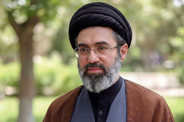 رهبر انقلاب: وجود حد کافی از کالاهای عمومی ضرورت قطعی است/ ضرر به انسجام اجتماعی اکیدا ممنوع 