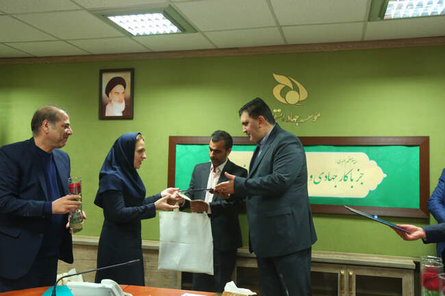 مراسم گرامیداشت روز زن در موسسه جهاد استقلال  