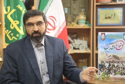 از دیدار با خانواده شهدا تا برپایی نمایشگاه مهندسی رزمی در هفته دفاع مقدس