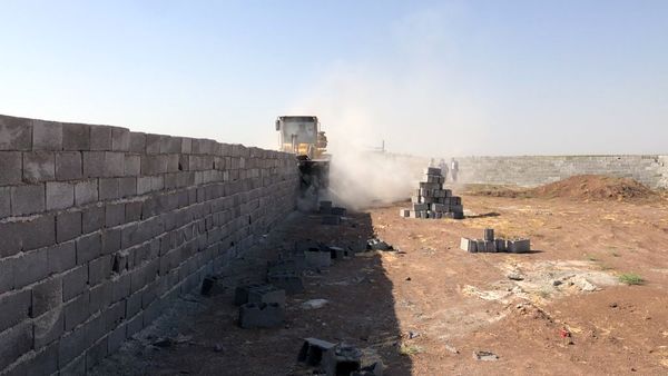 اجرای عملیات تخریب ۲ مورد ساخت و ساز غیرمجاز در البرز