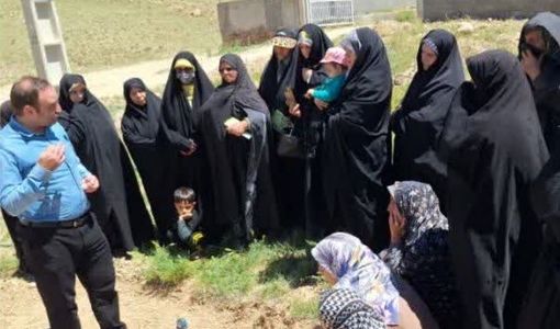ارتقای دانش کشاورزی زنان روستایی/ کارگاه تخصصی کشت گل گاوزبان در آوج برگزار شد