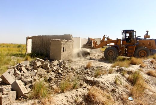 2 بنای غیرمجازدراراضی کشاورزی سیستان قلع وقمع شد